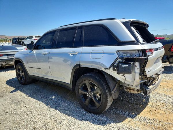 2024 JEEP GRAND CHEROKEE Laredo