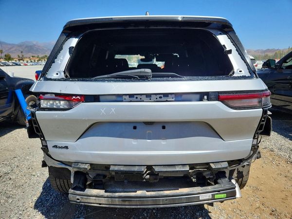 2024 JEEP GRAND CHEROKEE Laredo