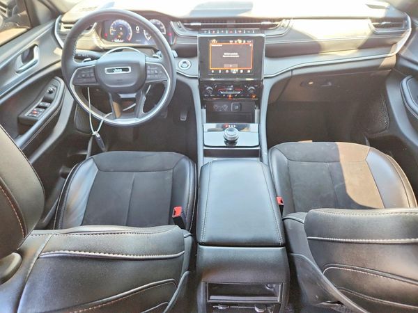 2024 JEEP GRAND CHEROKEE Laredo