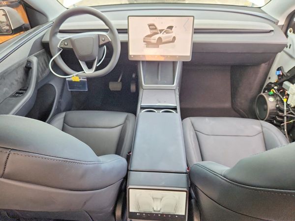 2026 TESLA MODEL Y