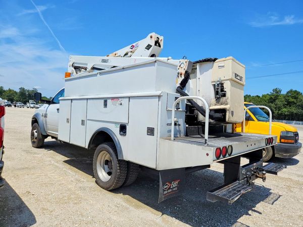 2016 RAM 5500 REG CAB CHASSIS