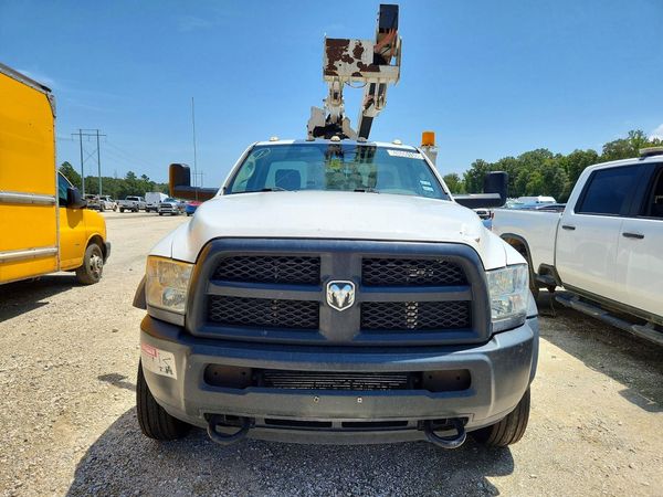 2016 RAM 5500 REG CAB CHASSIS