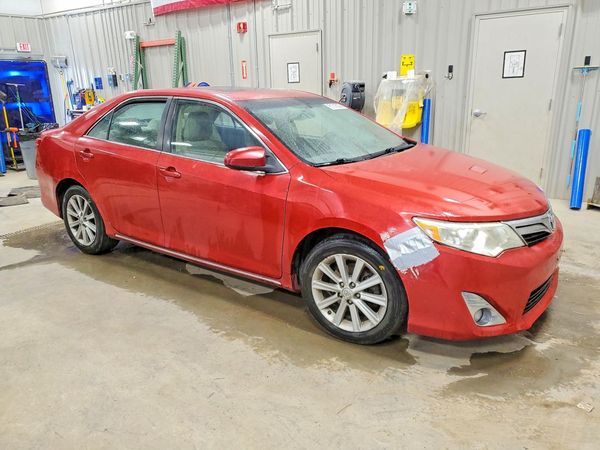2014 TOYOTA CAMRY