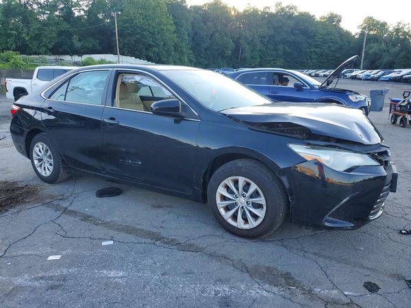 2016 TOYOTA CAMRY