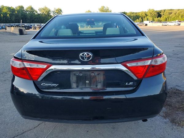 2016 TOYOTA CAMRY