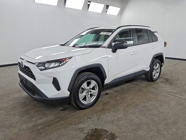 2021 TOYOTA RAV4 LE HV — Front 3/4