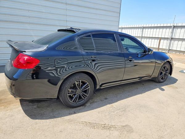 2013 INFINITI G37