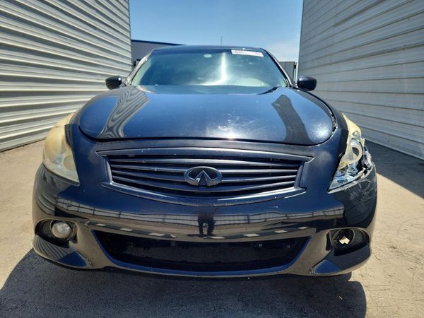 2013 INFINITI G37