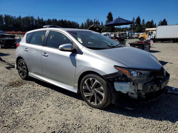 2017 TOYOTA COROLLA — Passenger 3/4