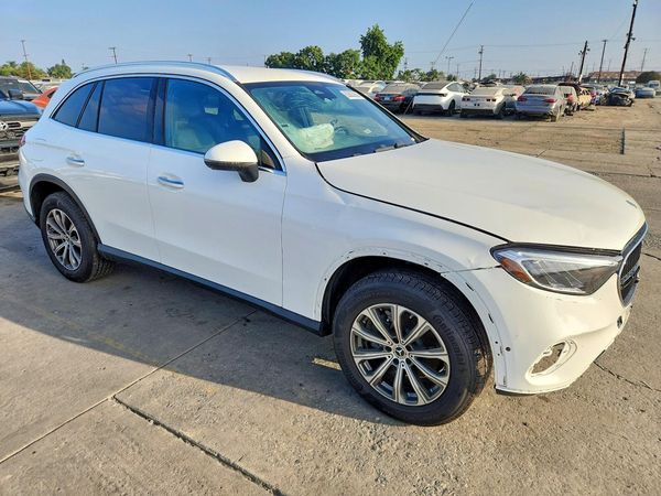 2025 MERCEDES-BENZ GLC GLC300