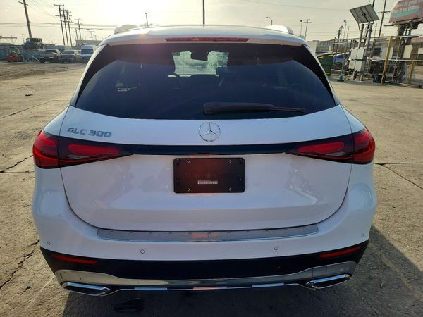 2025 MERCEDES-BENZ GLC GLC300