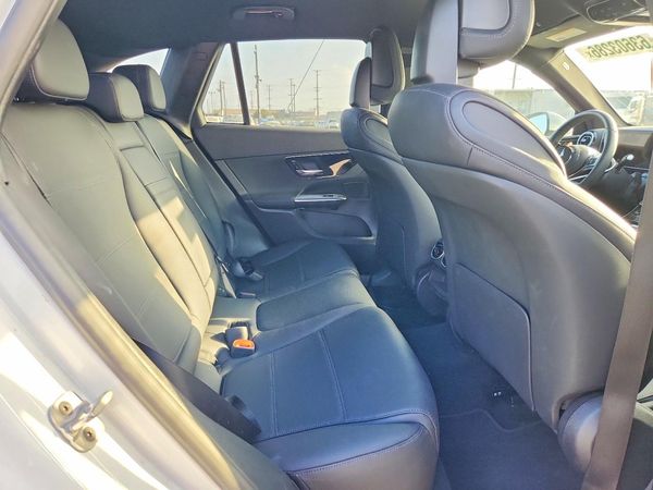 2025 MERCEDES-BENZ GLC GLC300