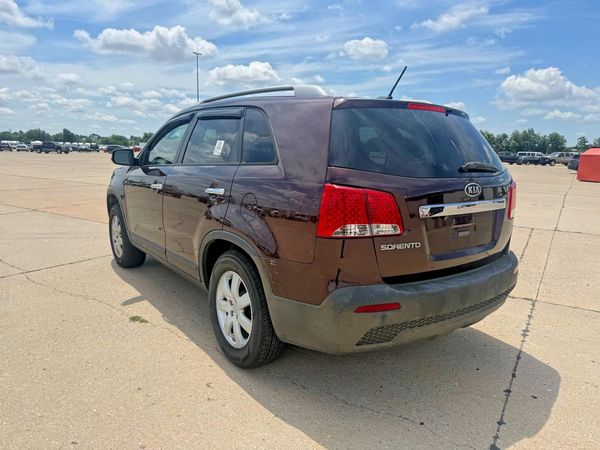 2013 KIA SORENTO Base / LX