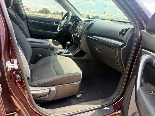 2013 KIA SORENTO Base / LX