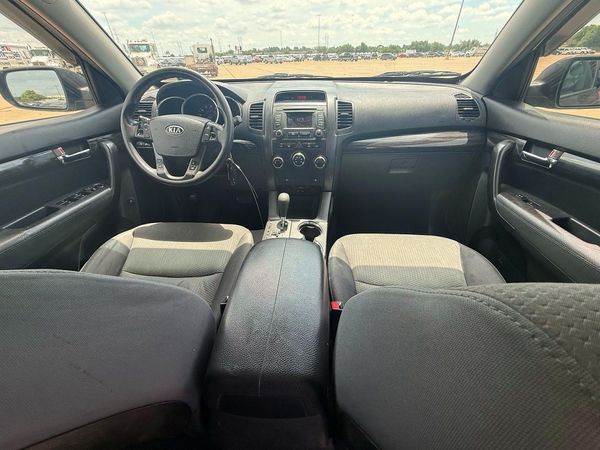 2013 KIA SORENTO Base / LX