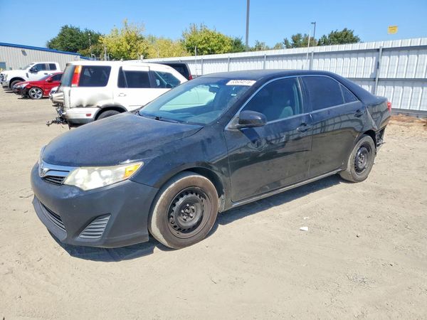 2014 TOYOTA CAMRY