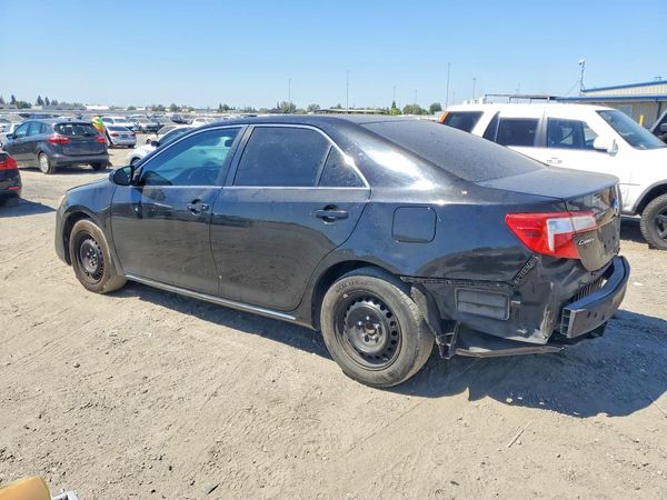 2014 TOYOTA CAMRY