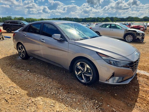2022 HYUNDAI ELANTRA