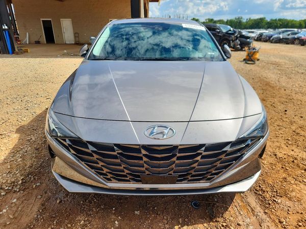 2022 HYUNDAI ELANTRA