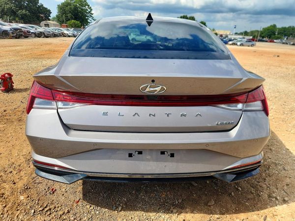 2022 HYUNDAI ELANTRA