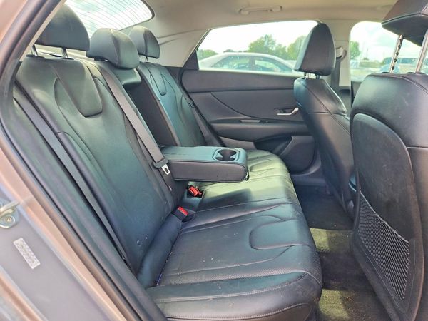 2022 HYUNDAI ELANTRA