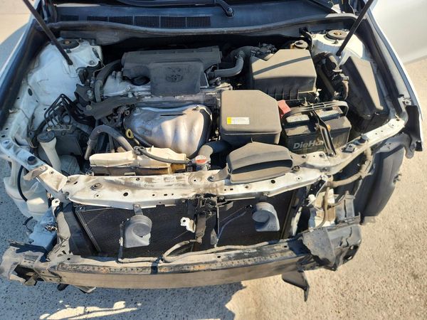 2016 TOYOTA CAMRY — Engine bay