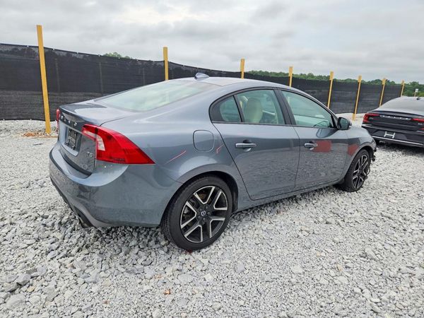 2017 VOLVO S60 Dynamic