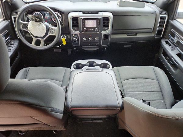 2024 RAM 1500 CLASSIC