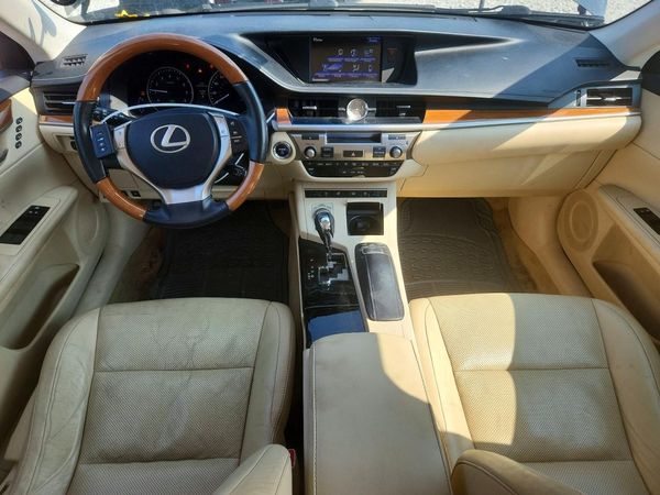 2014 LEXUS ES 300h
