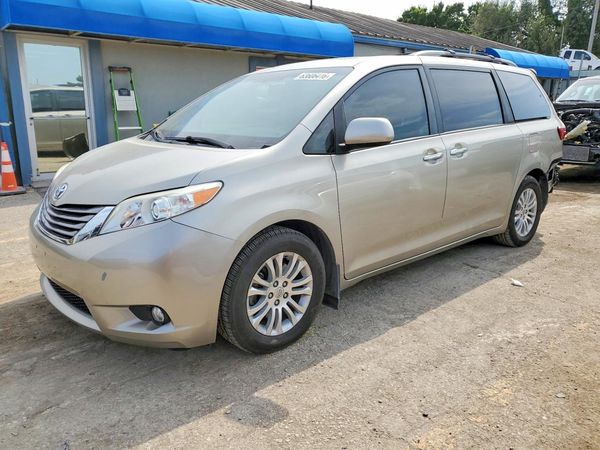 2017 TOYOTA SIENNA