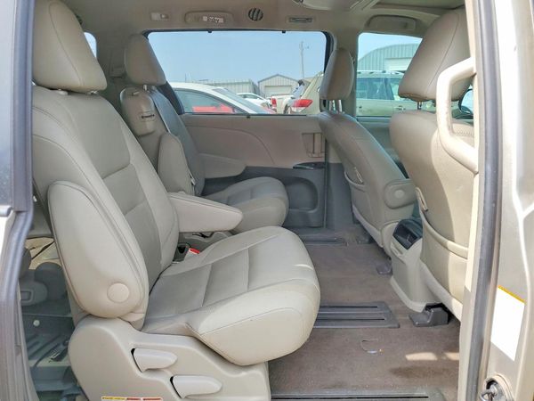 2017 TOYOTA SIENNA