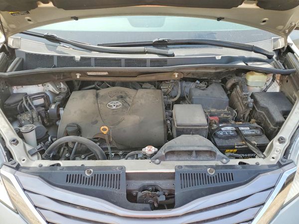 2017 TOYOTA SIENNA