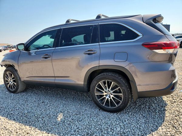 2019 TOYOTA HIGHLANDER SE/XLE