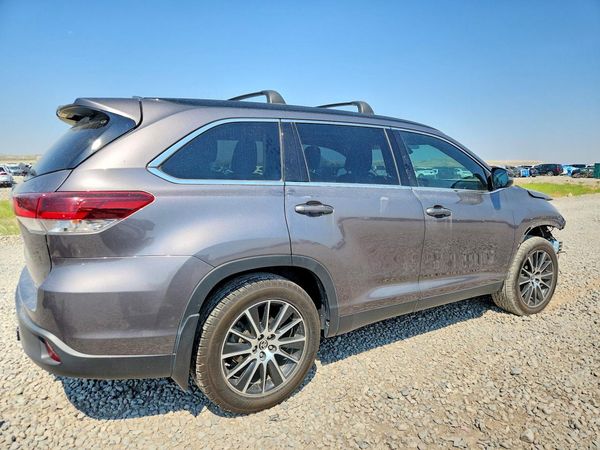 2019 TOYOTA HIGHLANDER SE/XLE