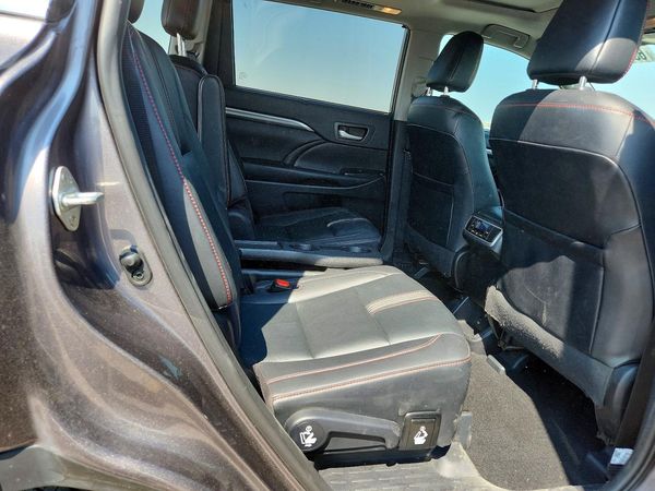 2019 TOYOTA HIGHLANDER SE/XLE