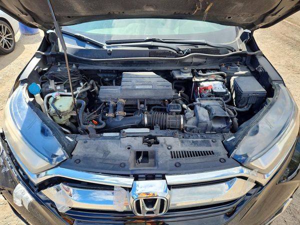 2017 HONDA CRV Touring — Engine bay