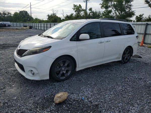2015 TOYOTA SIENNA