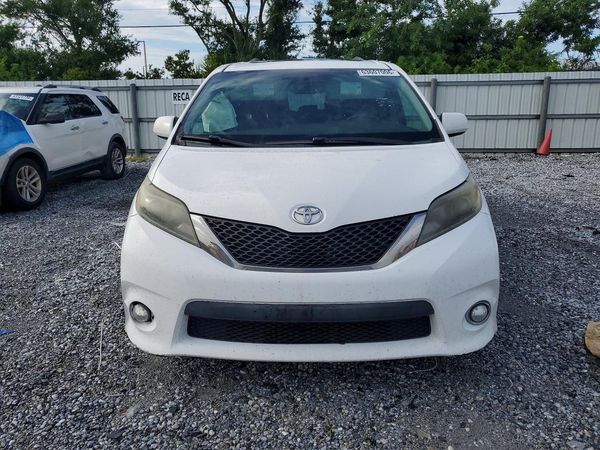 2015 TOYOTA SIENNA