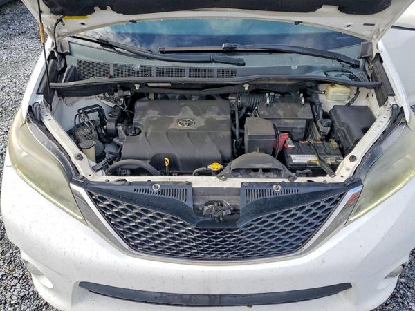 2015 TOYOTA SIENNA