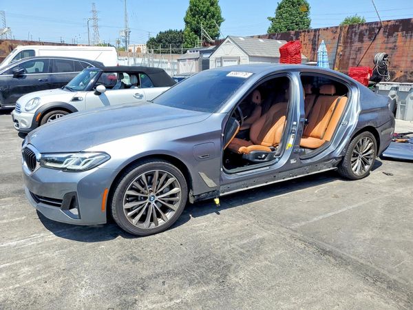 2022 BMW 530E