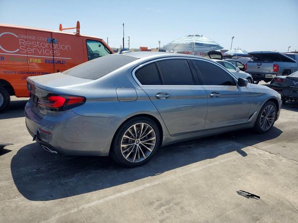 2022 BMW 530E