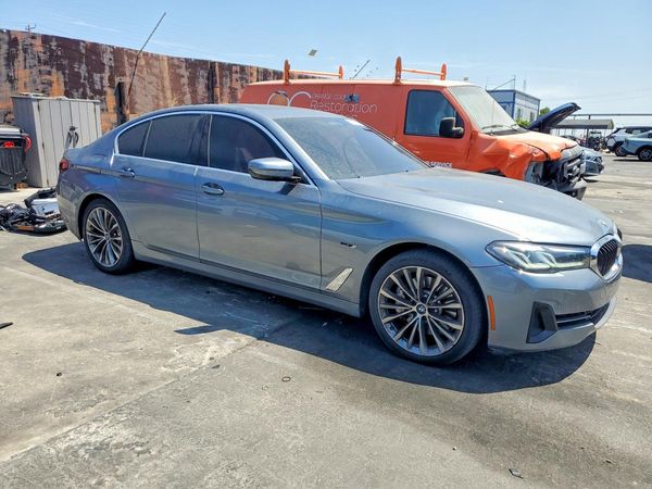2022 BMW 530E