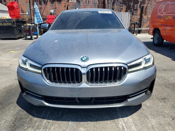 2022 BMW 530E