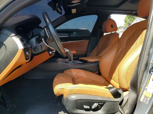 2022 BMW 530E