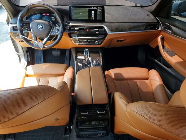 2022 BMW 530E