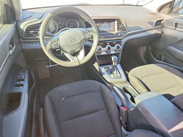 2019 HYUNDAI ELANTRA SE