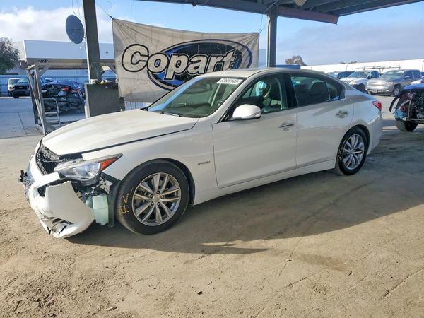 2015 INFINITI Q50 HYBRID