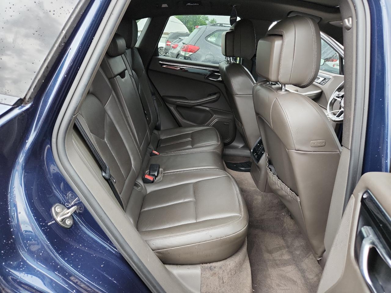 2015 PORSCHE MACAN