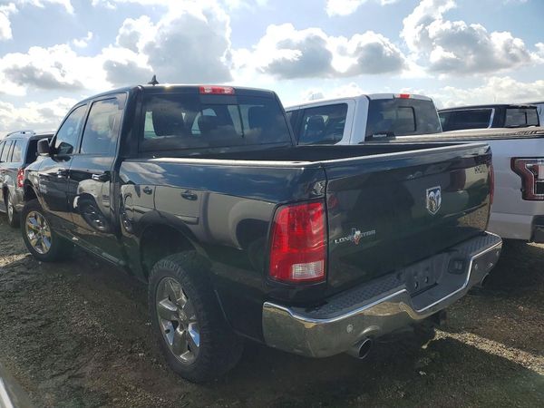 2015 RAM 1500 SLT