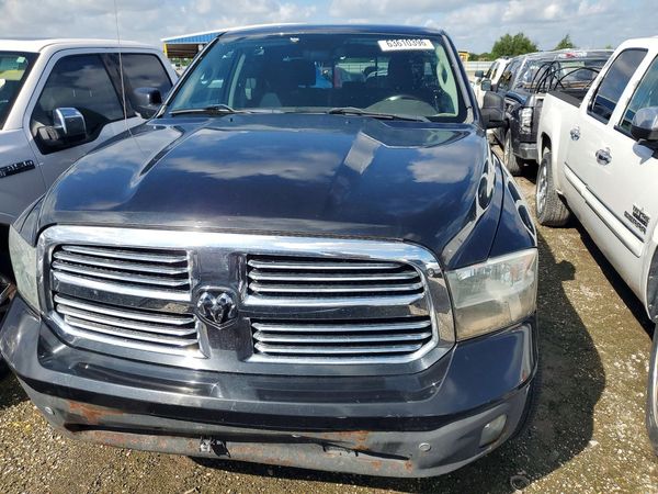 2015 RAM 1500 SLT